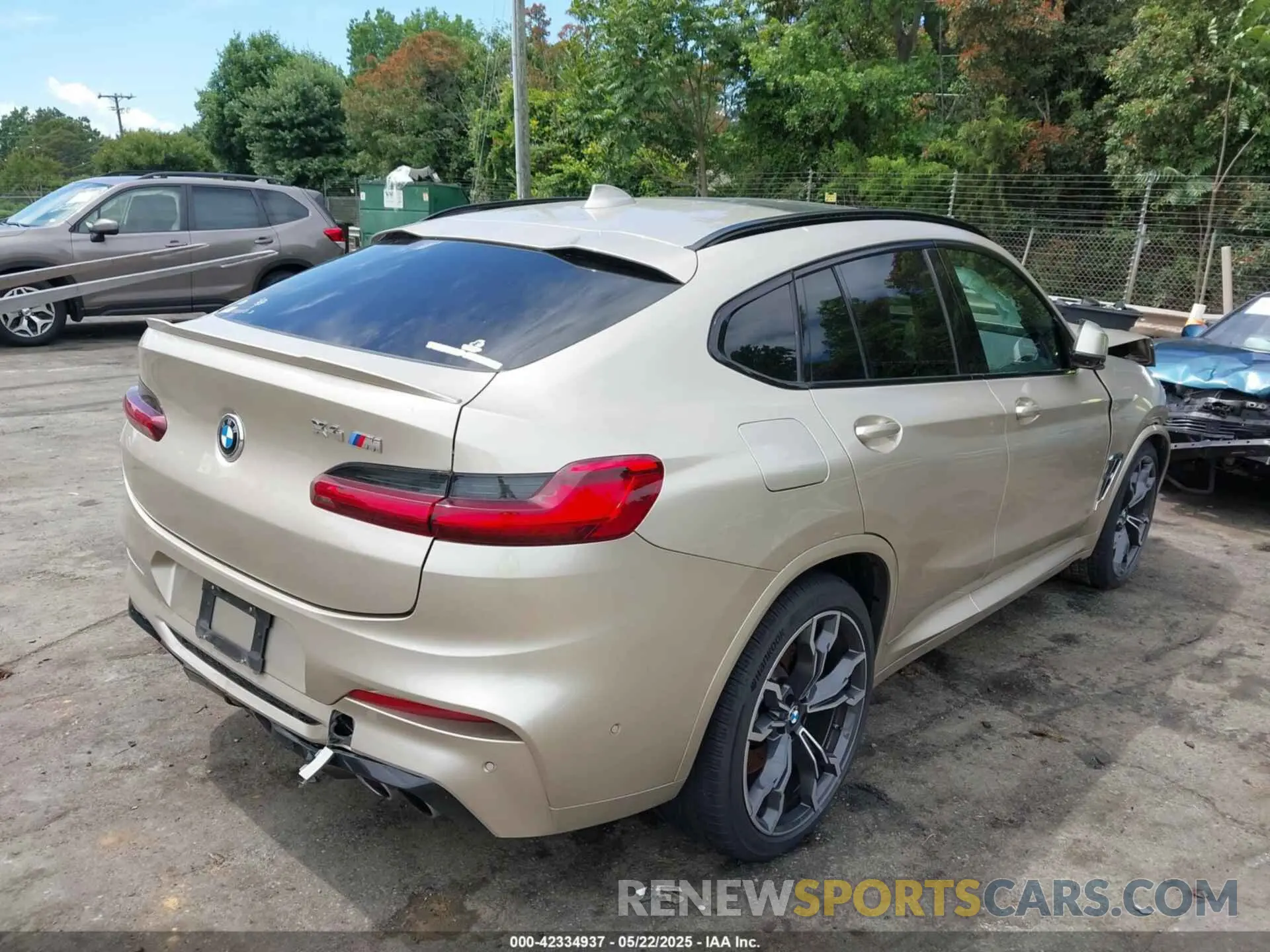4 Photograph of a damaged car 5YMUJ0C07LLA99844 BMW X4 M 2020