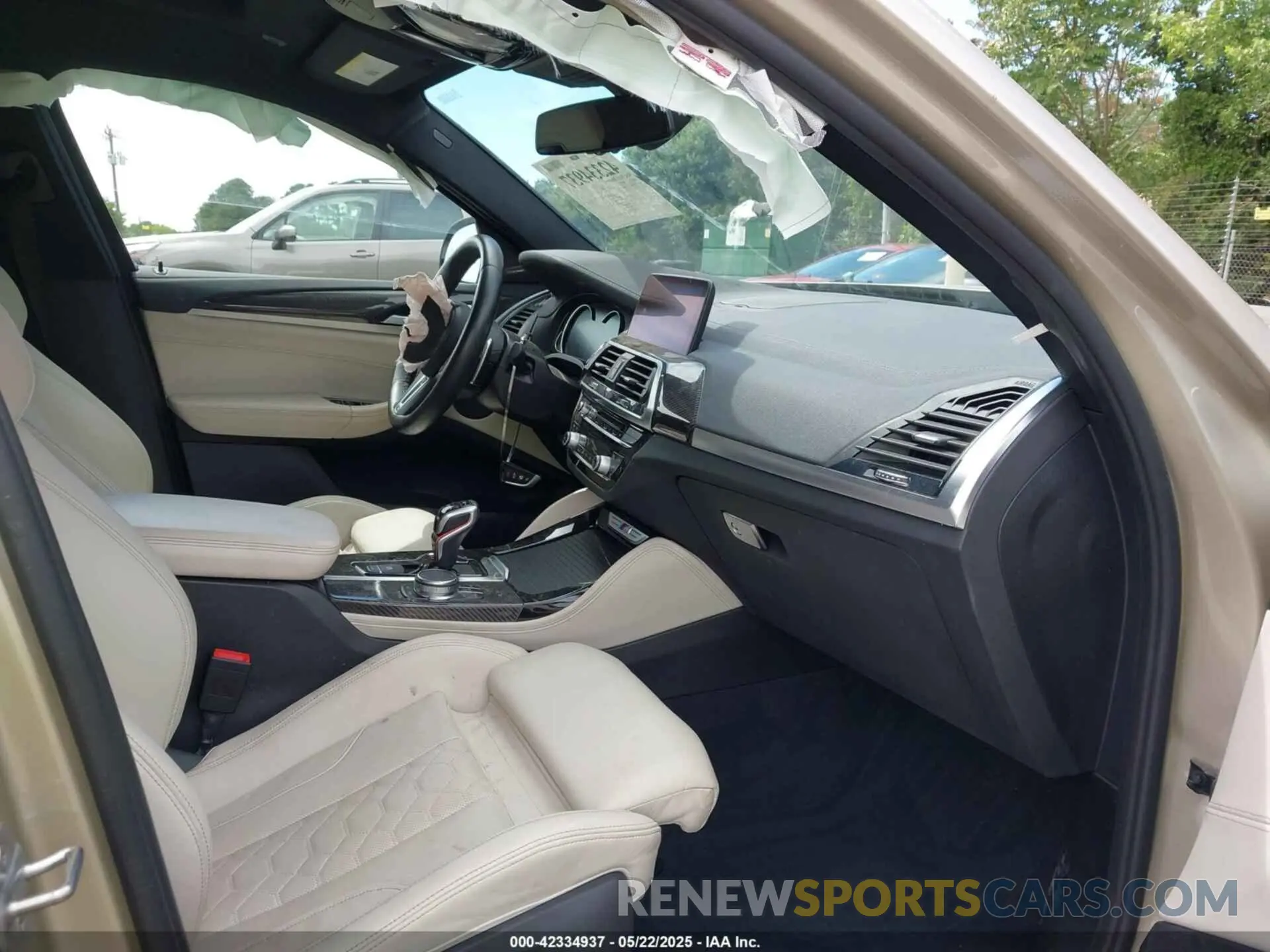 5 Photograph of a damaged car 5YMUJ0C07LLA99844 BMW X4 M 2020
