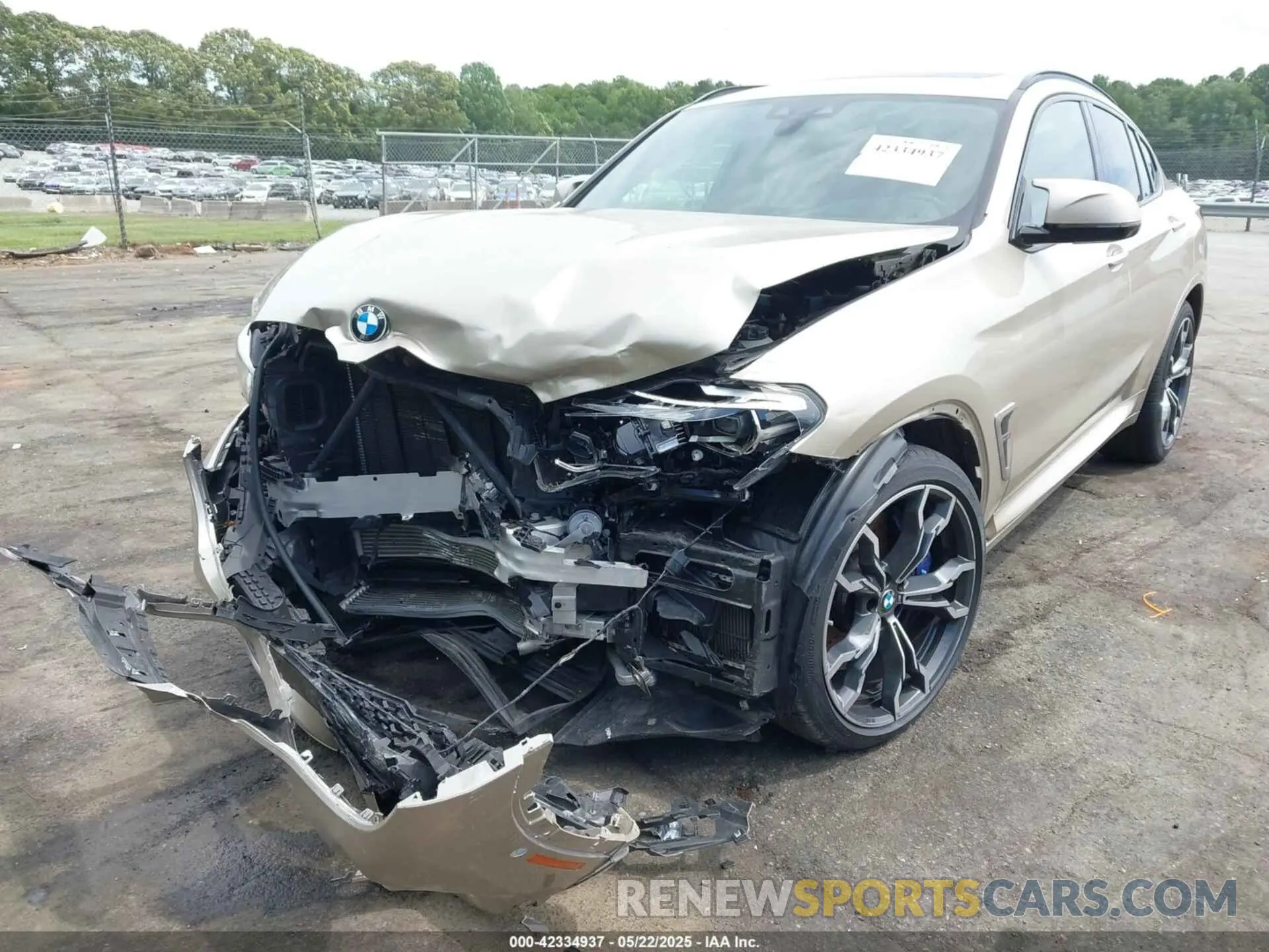 6 Photograph of a damaged car 5YMUJ0C07LLA99844 BMW X4 M 2020