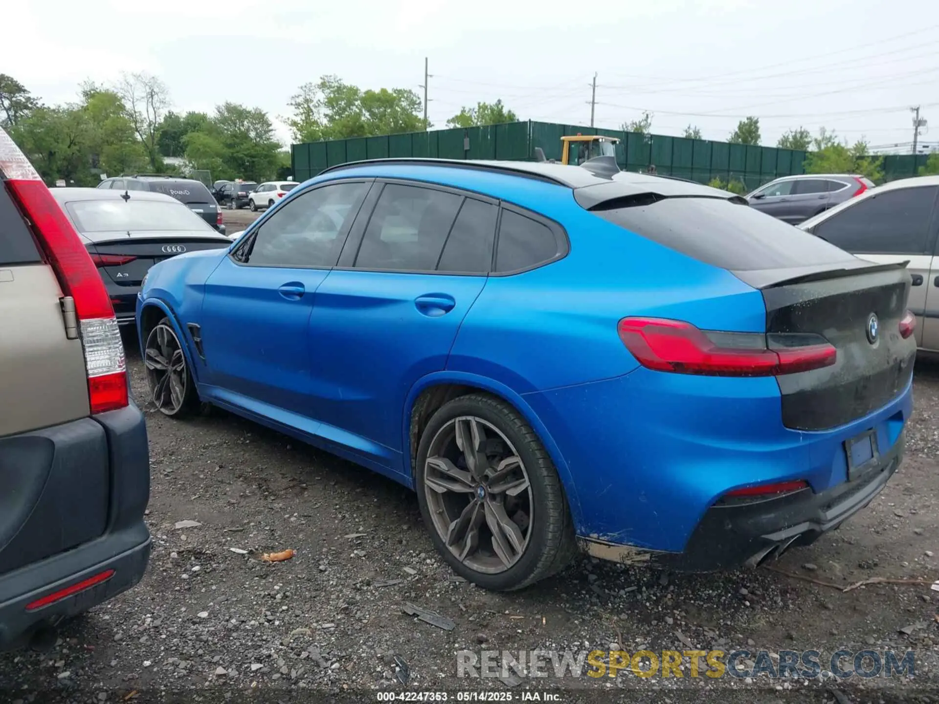 14 Photograph of a damaged car 5YMUJ0C08L9B06555 BMW X4 M 2020