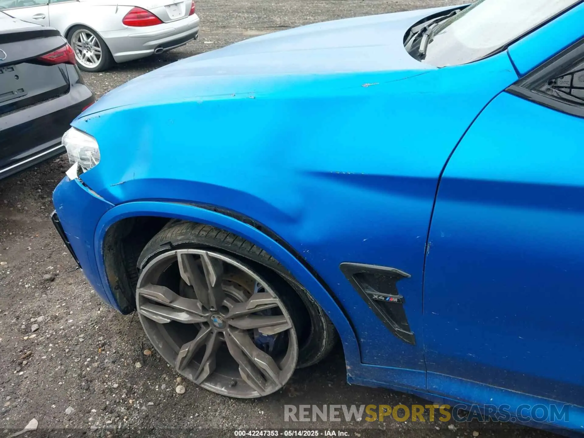 18 Photograph of a damaged car 5YMUJ0C08L9B06555 BMW X4 M 2020