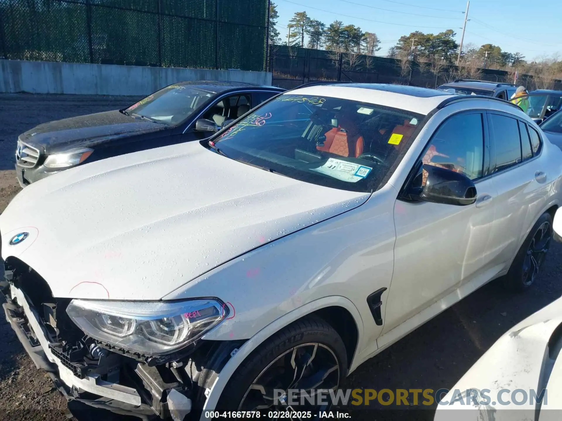 14 Photograph of a damaged car 5YMUJ0C02M9H67919 BMW X4 M 2021