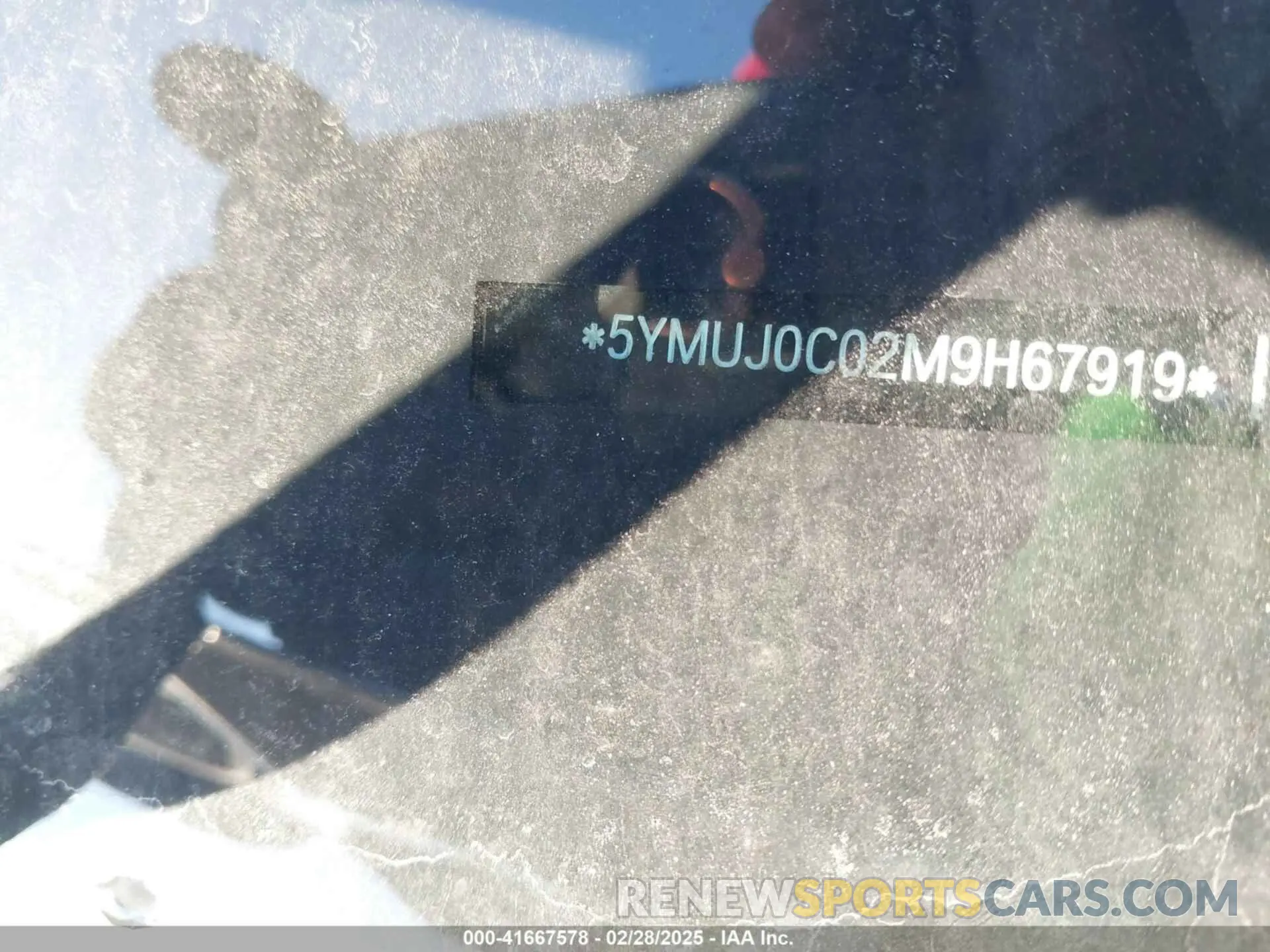 17 Photograph of a damaged car 5YMUJ0C02M9H67919 BMW X4 M 2021