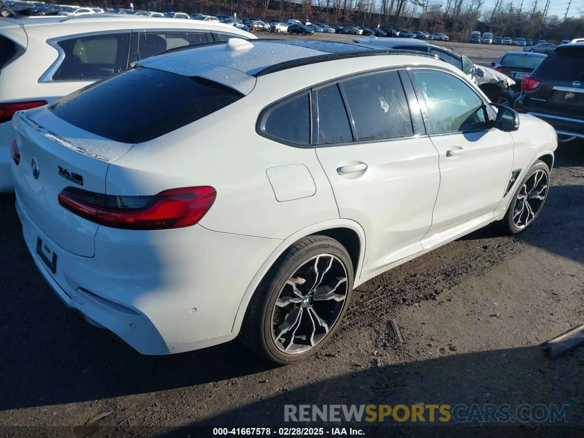 4 Photograph of a damaged car 5YMUJ0C02M9H67919 BMW X4 M 2021