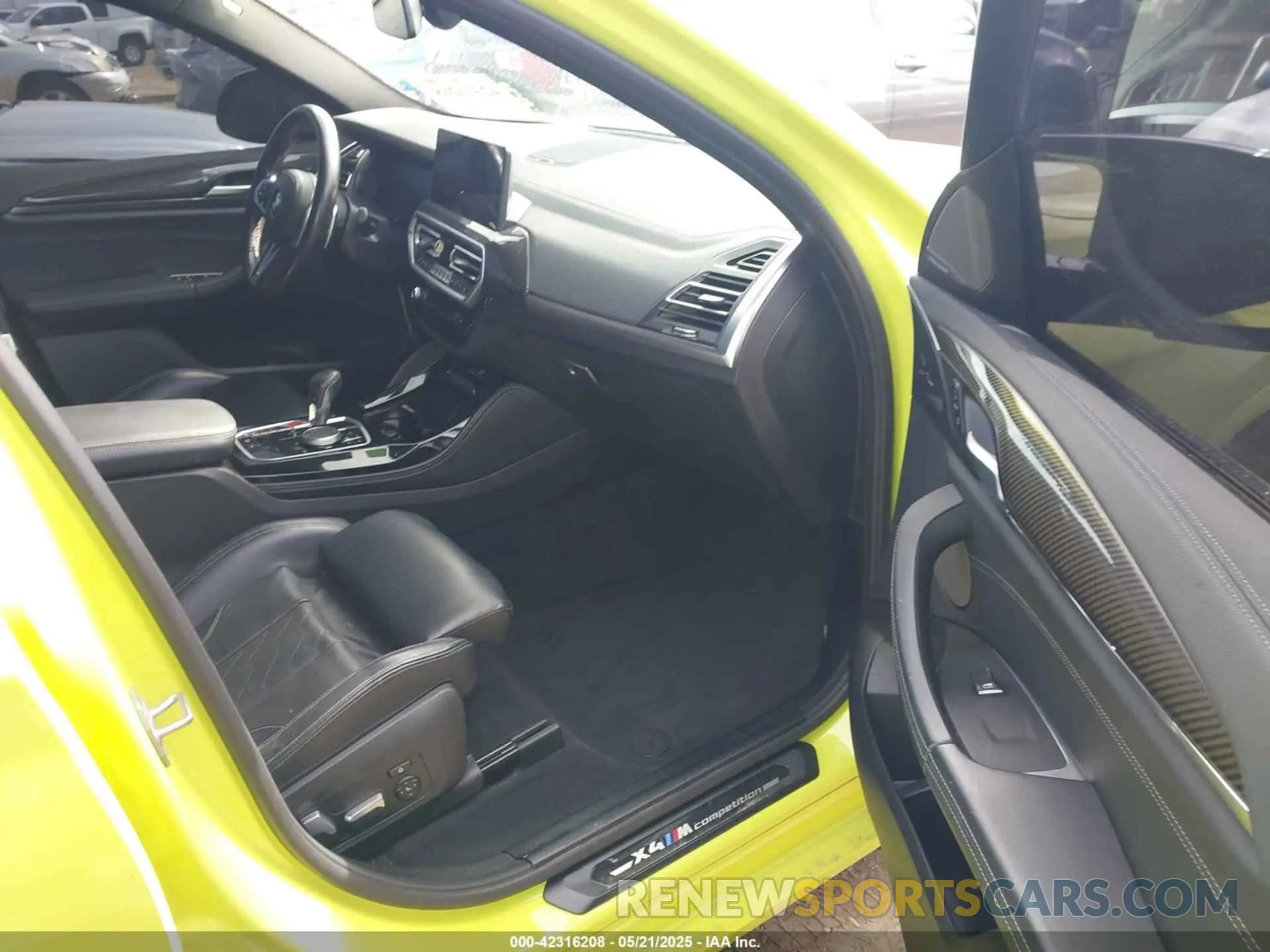 5 Photograph of a damaged car 5YM23EC01N9K68977 BMW X4 M 2022