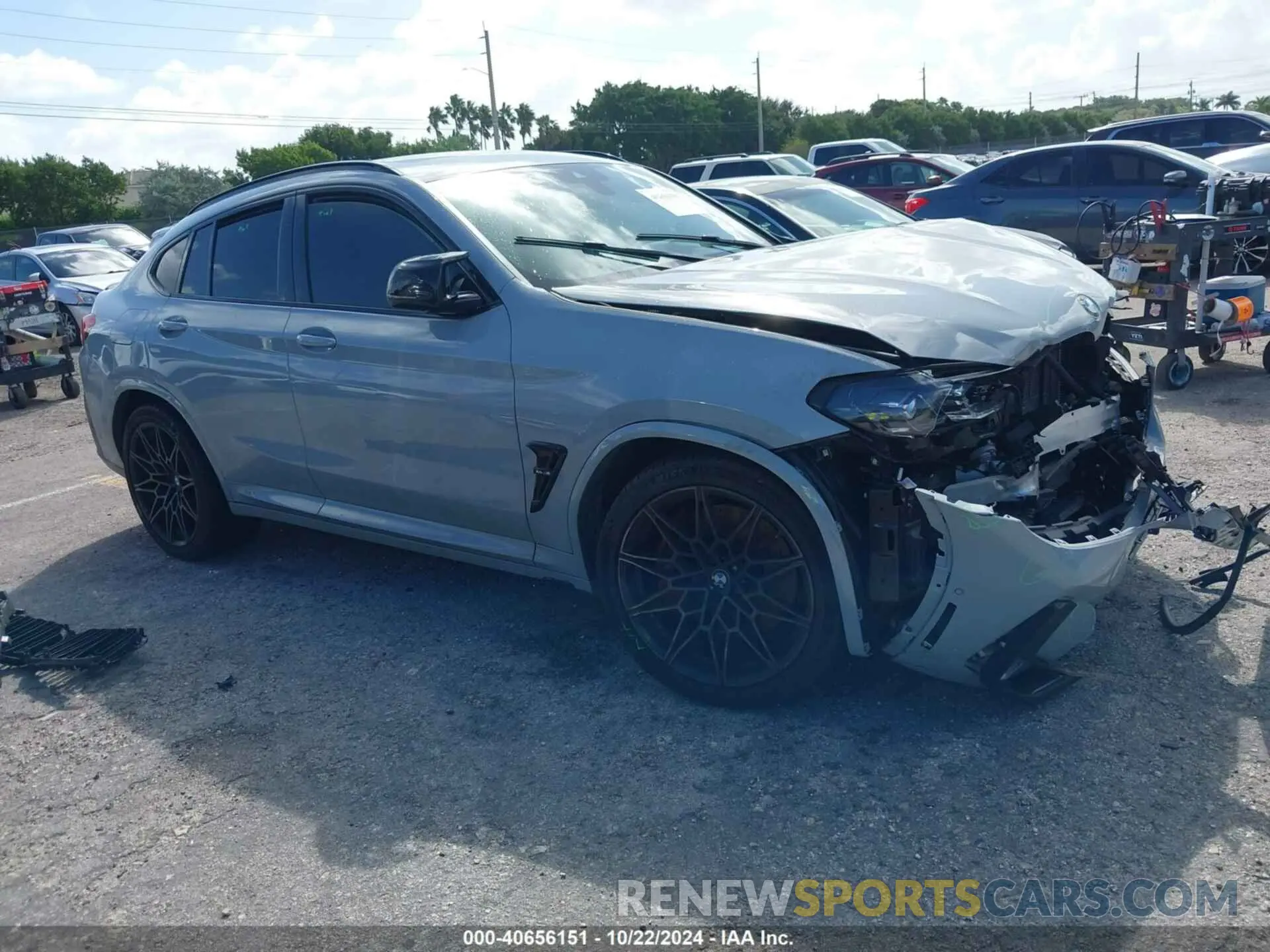 1 Photograph of a damaged car 5YM23EC02N9L63144 BMW X4 M 2022