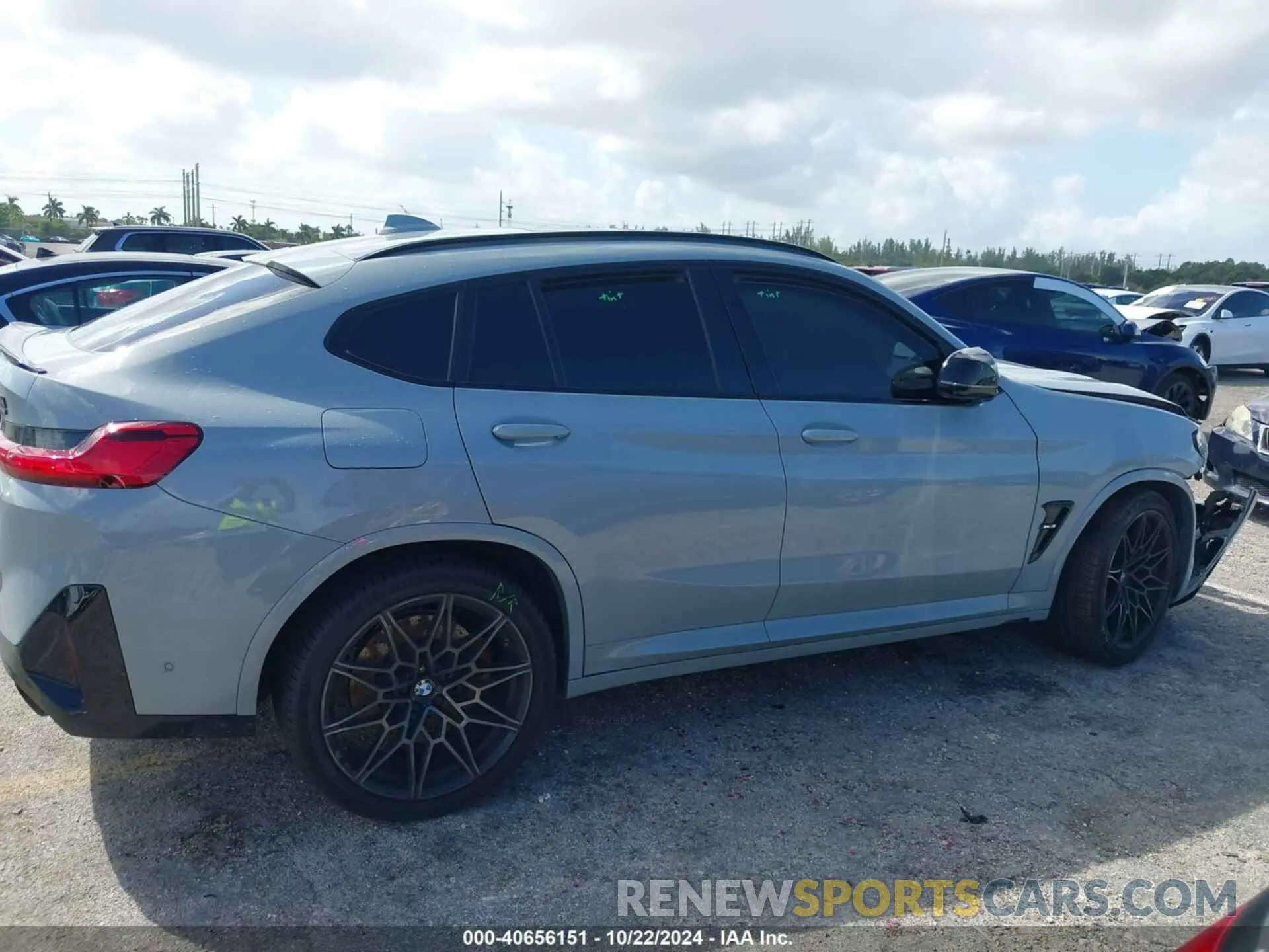 13 Photograph of a damaged car 5YM23EC02N9L63144 BMW X4 M 2022