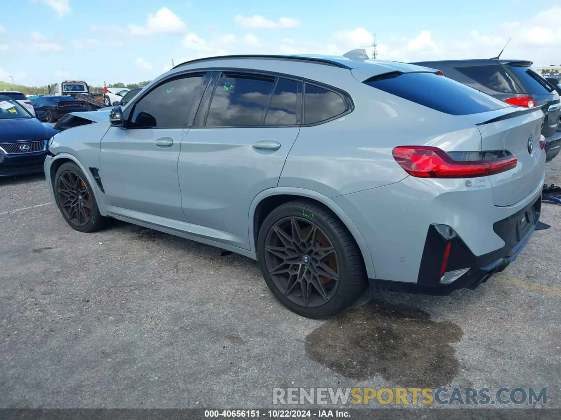 3 Photograph of a damaged car 5YM23EC02N9L63144 BMW X4 M 2022