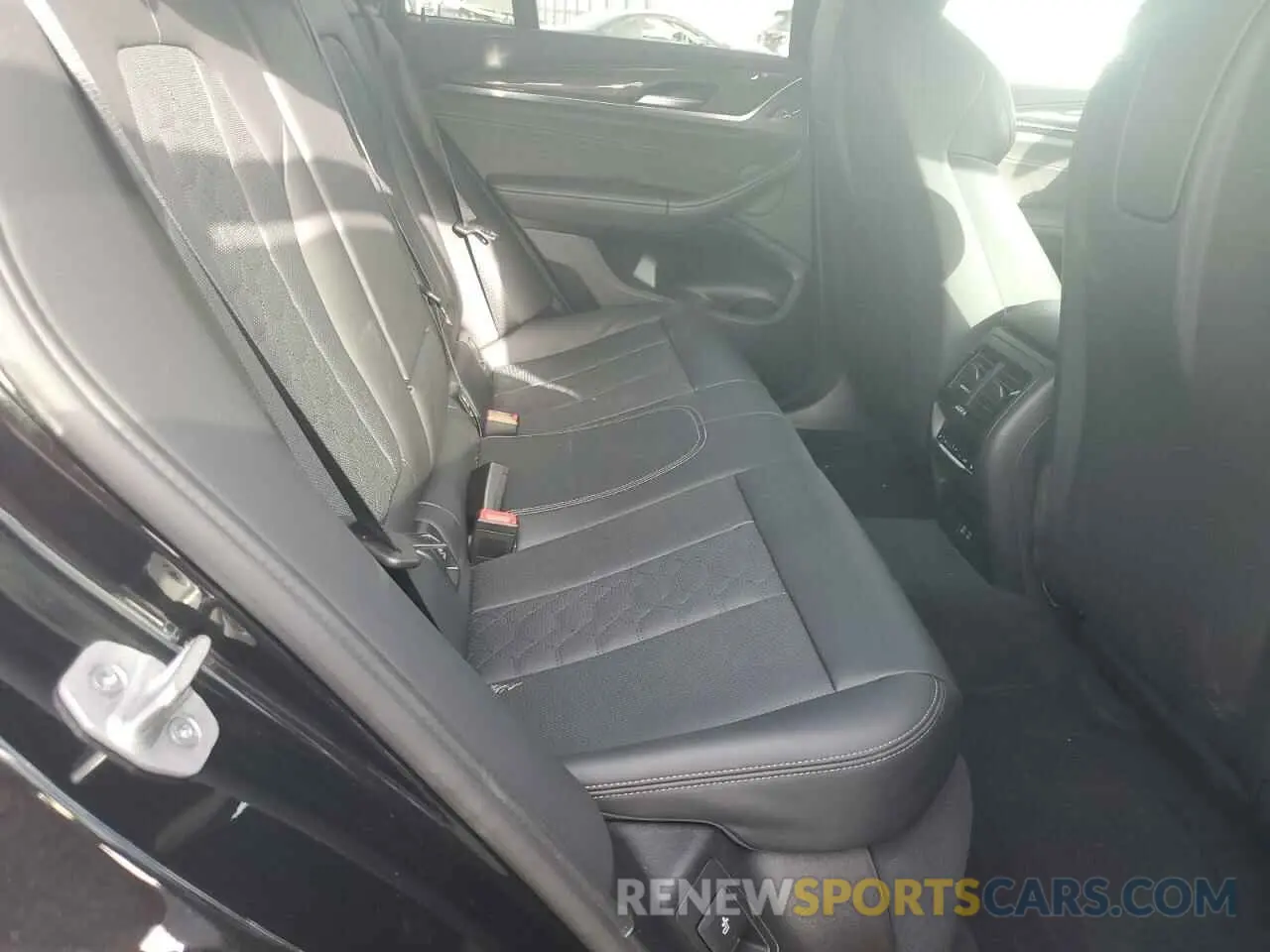 10 Photograph of a damaged car 5YM23EC02P9R65996 BMW X4 M 2023