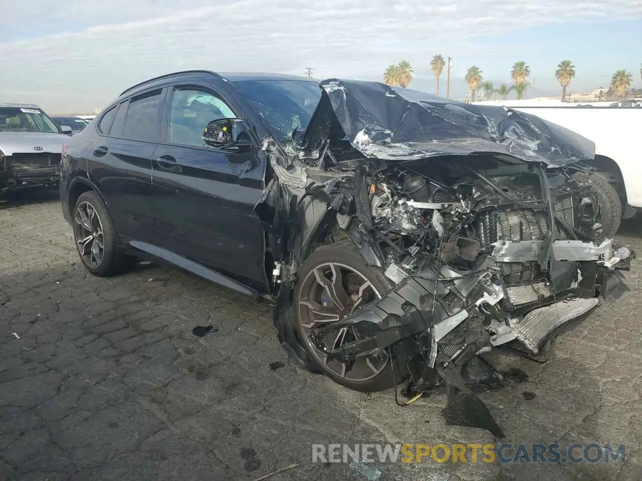 4 Photograph of a damaged car 5YM23EC02P9R65996 BMW X4 M 2023