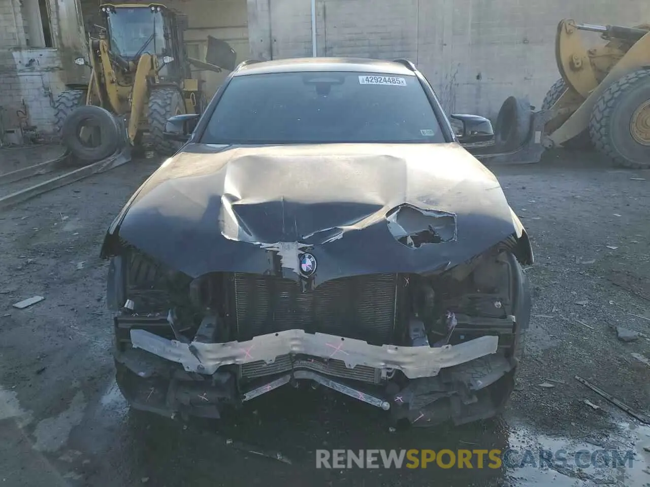 5 Photograph of a damaged car 5YM23EC09P9R64117 BMW X4 M 2023