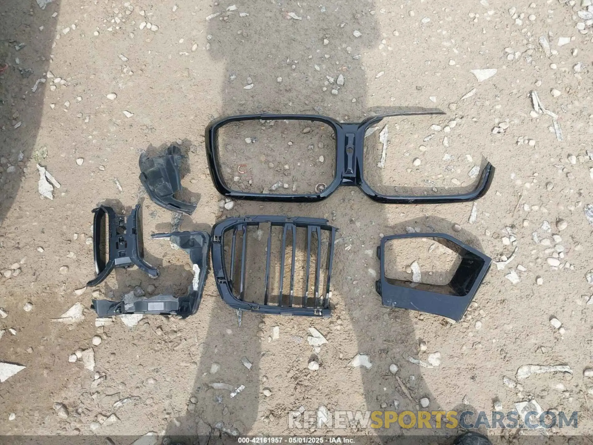 12 Photograph of a damaged car 5YM23EC03S9Y39493 BMW X4 M 2025