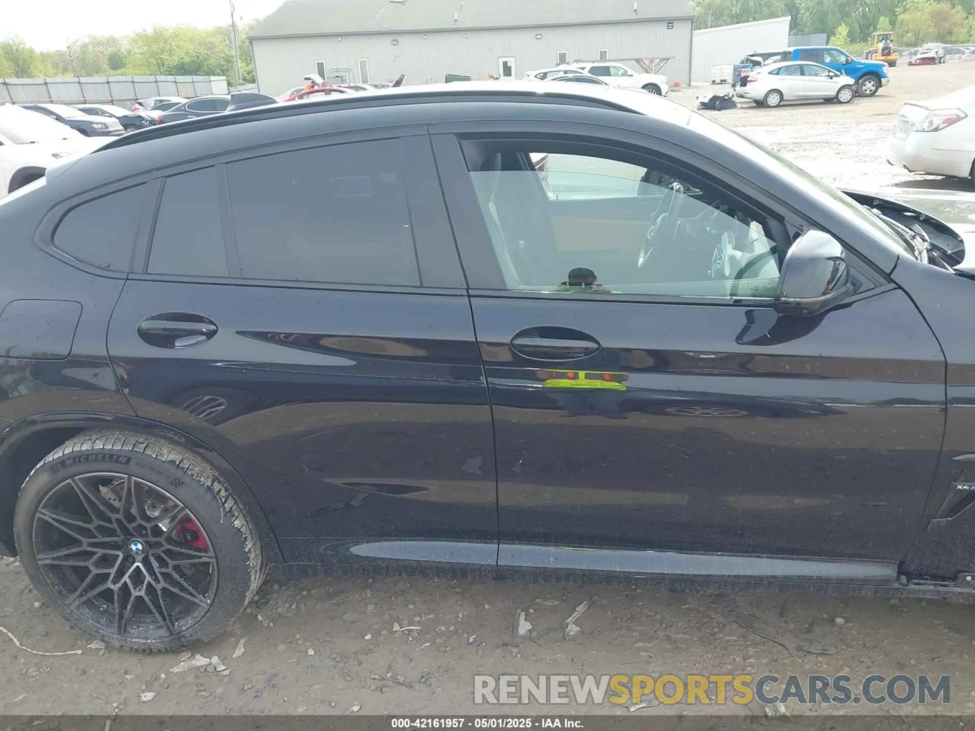 14 Photograph of a damaged car 5YM23EC03S9Y39493 BMW X4 M 2025