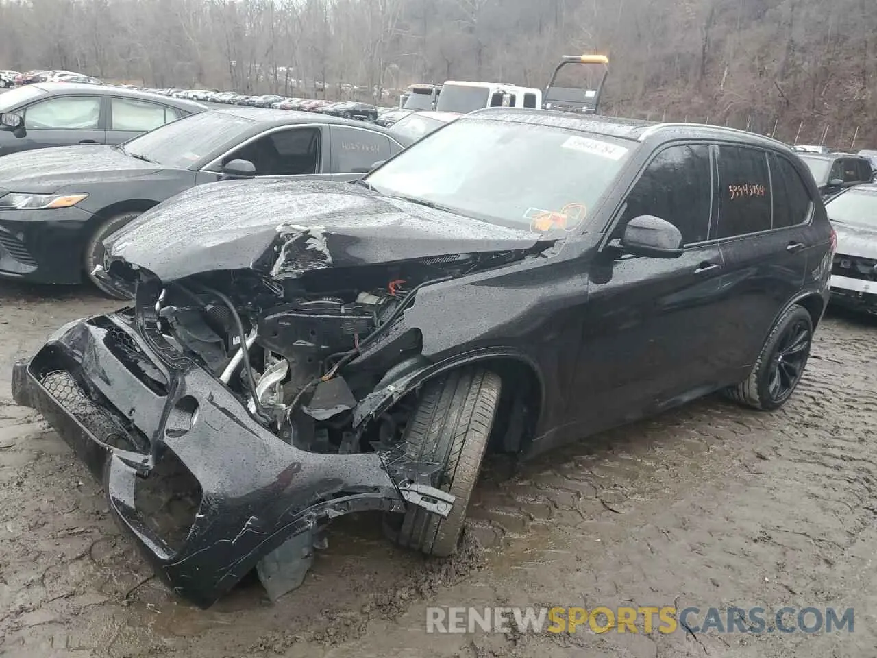 1 Photograph of a damaged car 5UXKR0C36H0X82156 BMW X5 2017