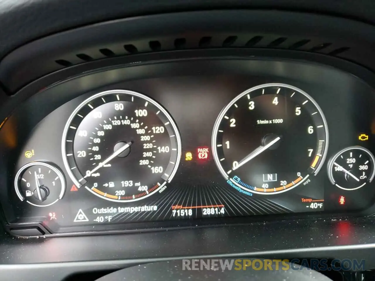9 Photograph of a damaged car 5UXKR0C36H0X82156 BMW X5 2017