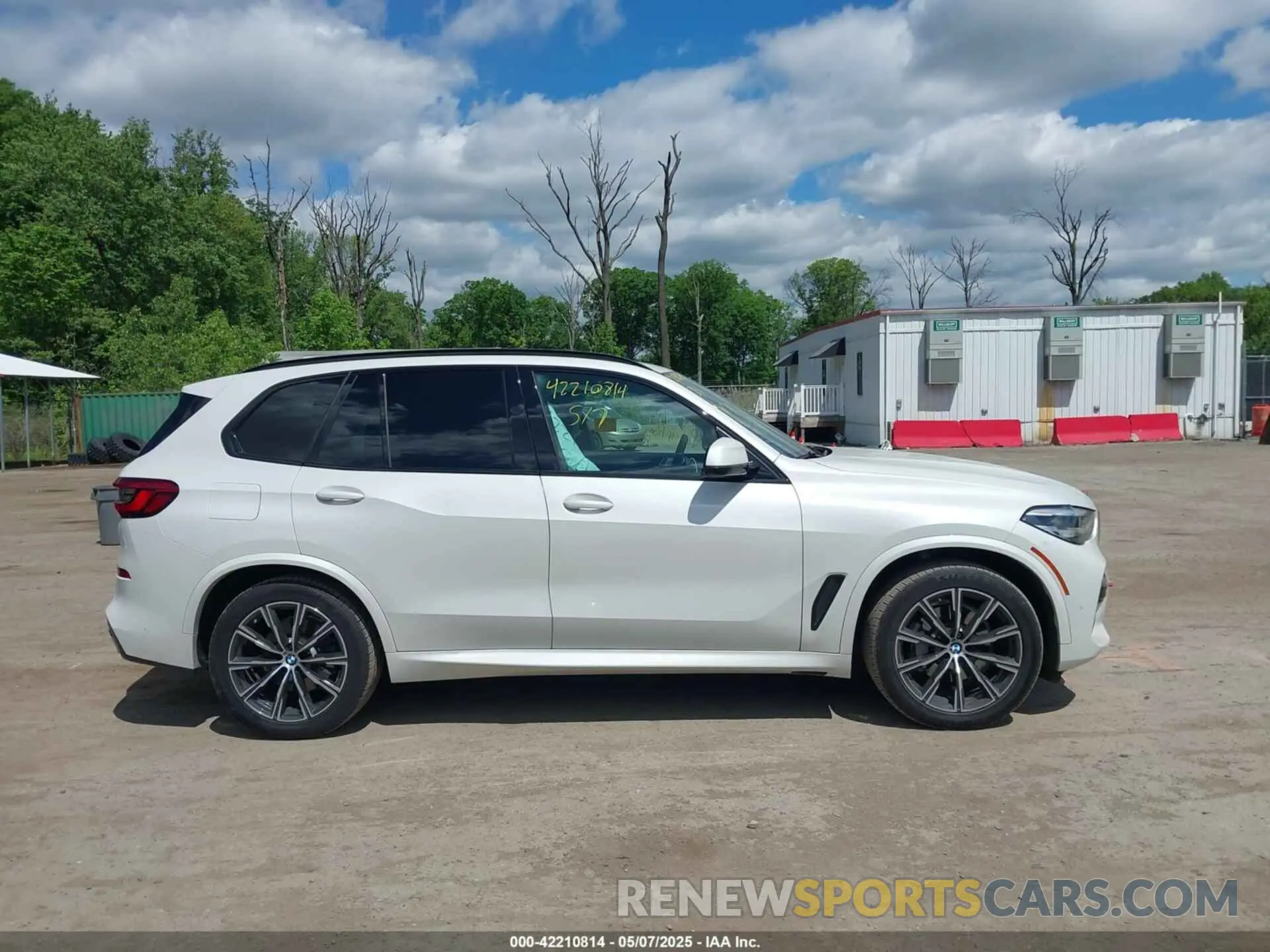 13 Photograph of a damaged car 5UXCR6C50KLK80354 BMW X5 2019