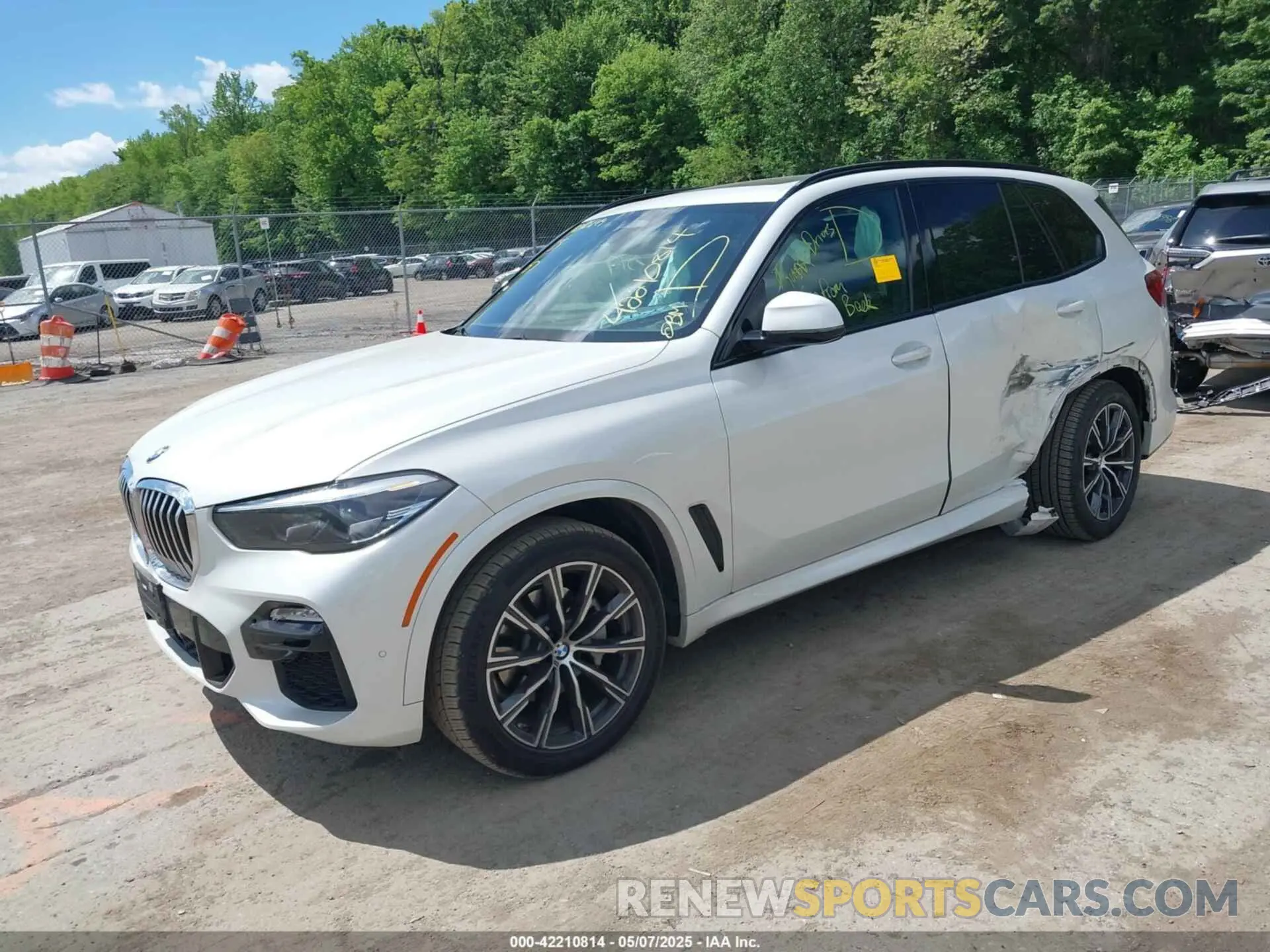 2 Photograph of a damaged car 5UXCR6C50KLK80354 BMW X5 2019