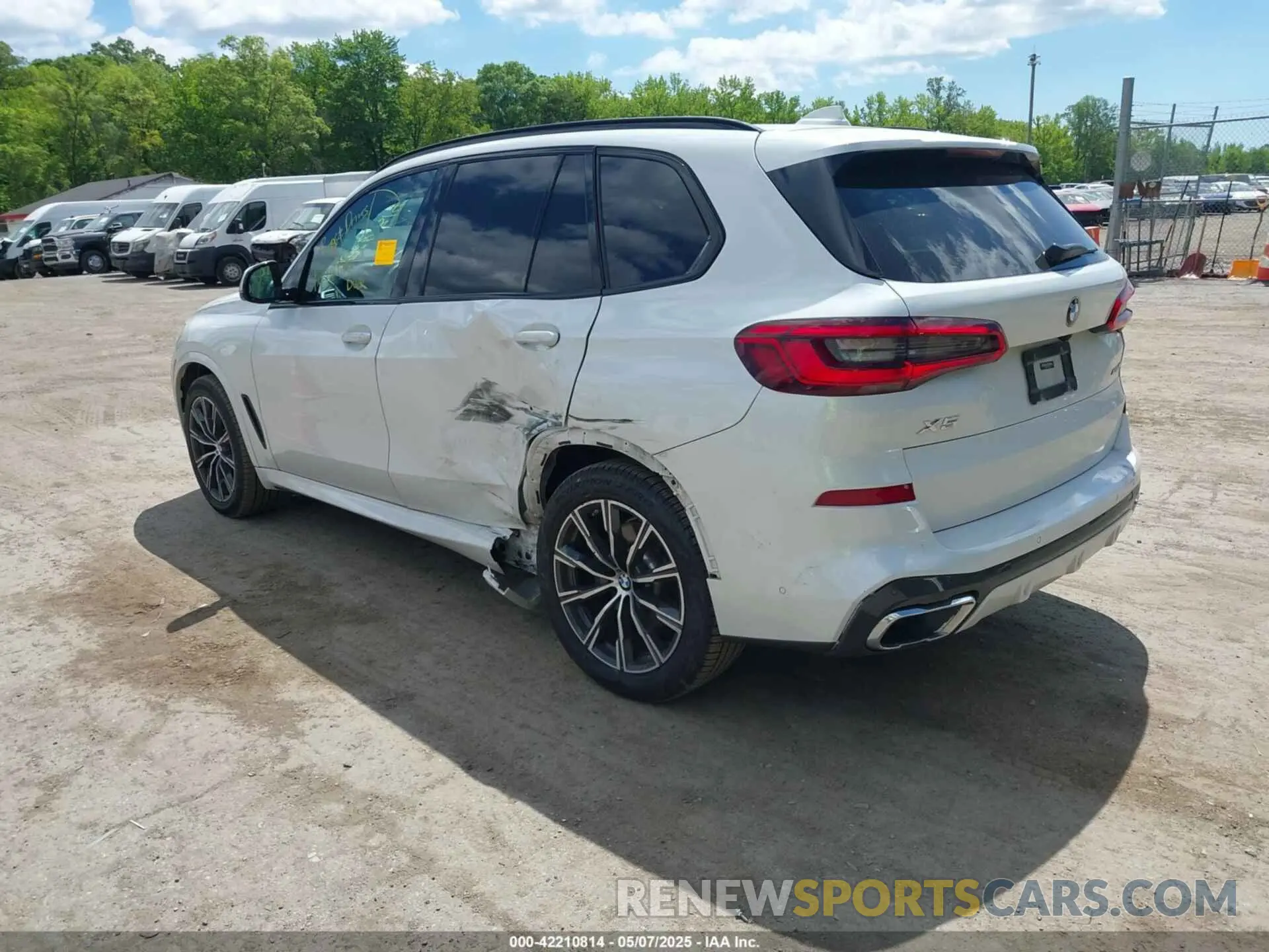 3 Photograph of a damaged car 5UXCR6C50KLK80354 BMW X5 2019