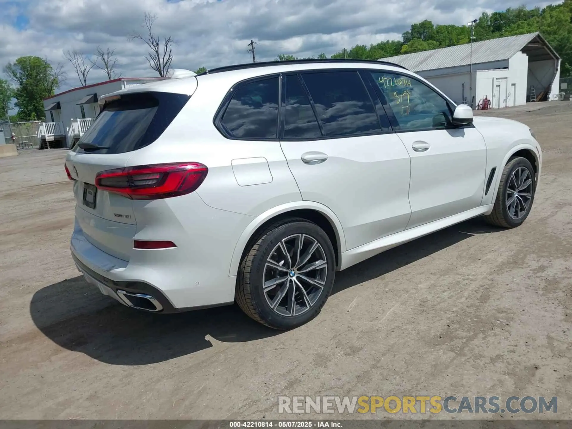 4 Photograph of a damaged car 5UXCR6C50KLK80354 BMW X5 2019