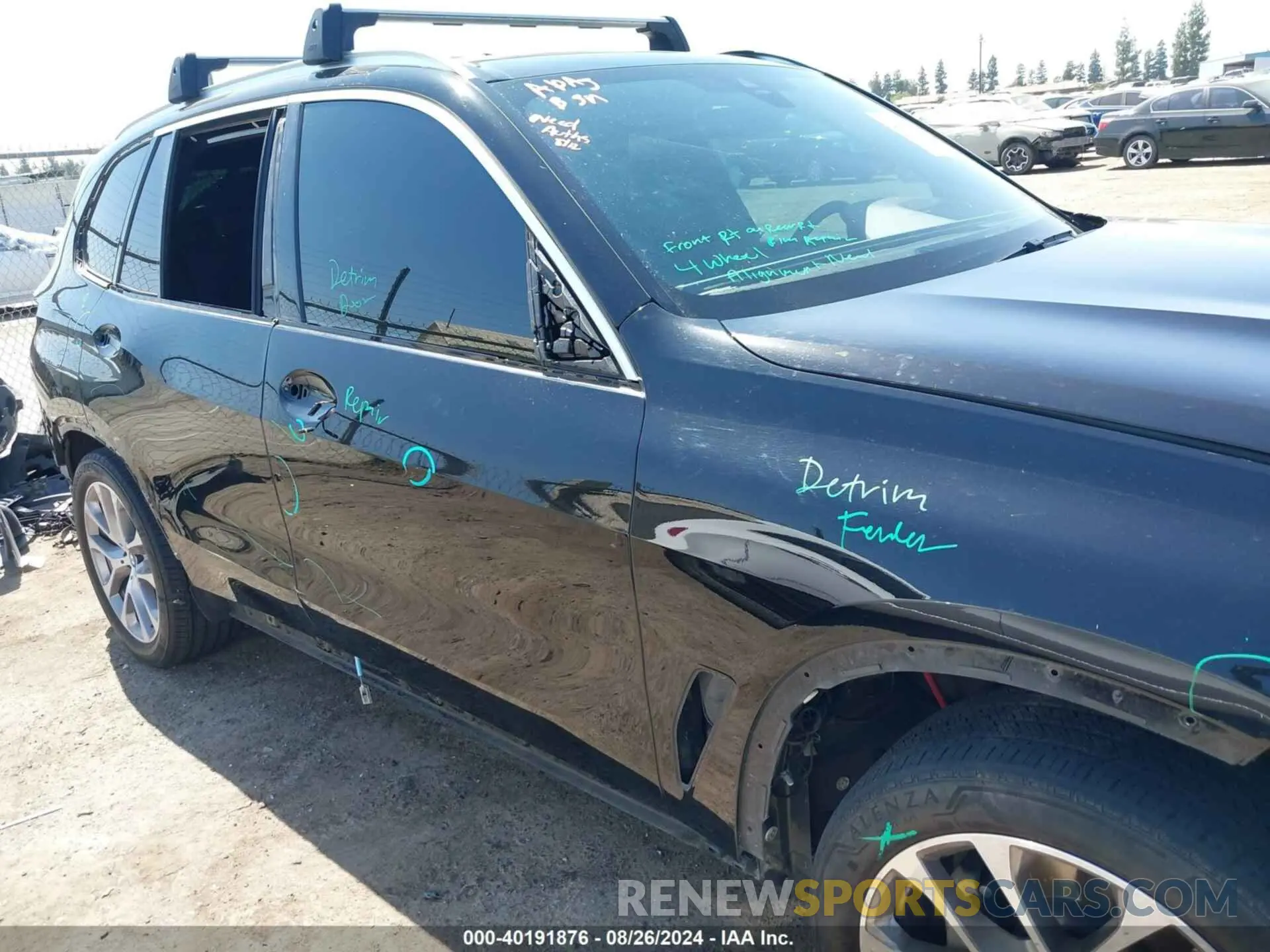 18 Photograph of a damaged car 5UXCR6C50KLK82797 BMW X5 2019