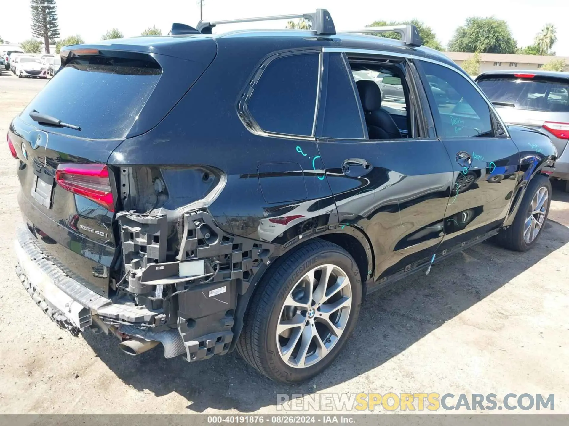 19 Photograph of a damaged car 5UXCR6C50KLK82797 BMW X5 2019