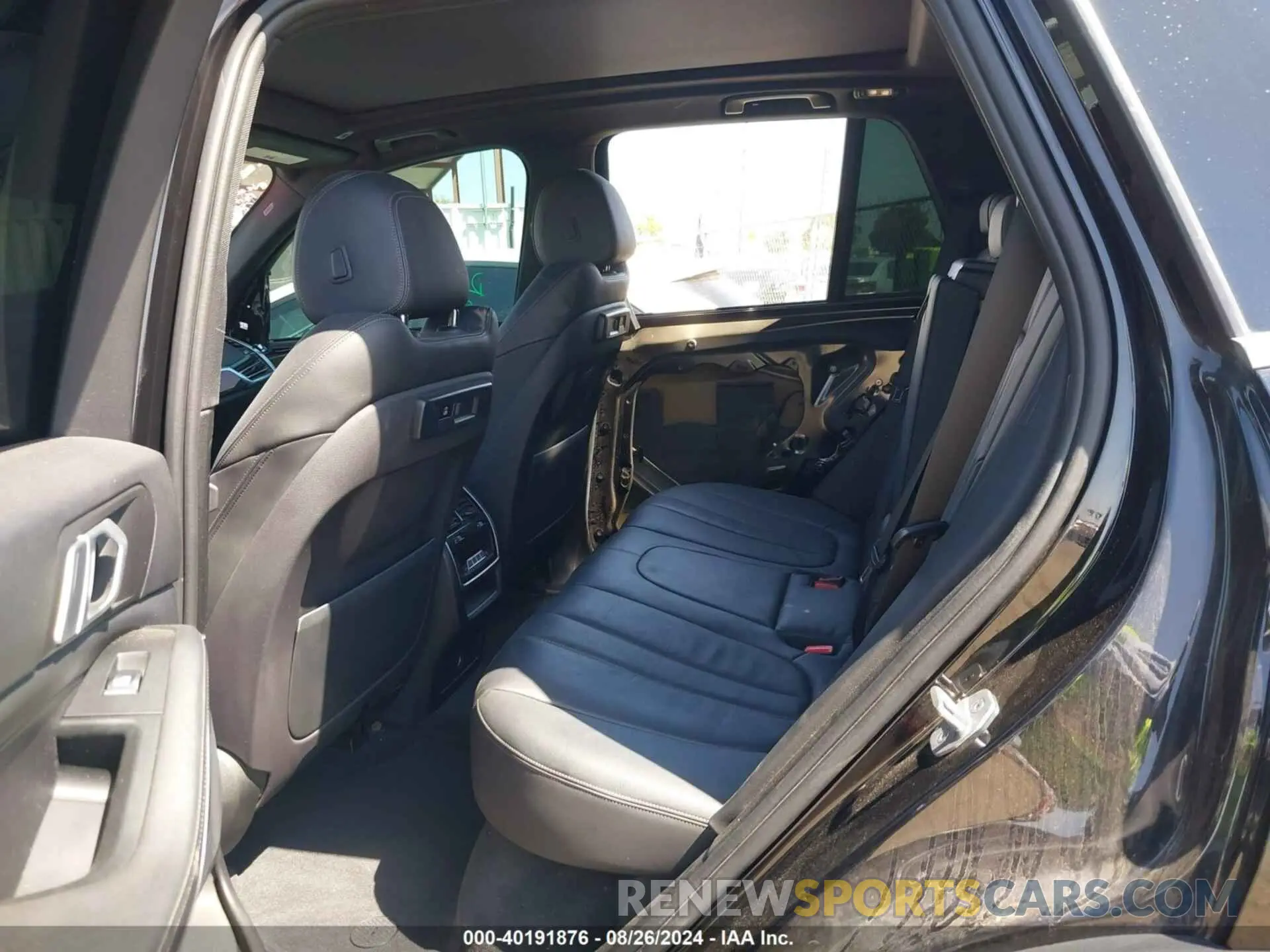 8 Photograph of a damaged car 5UXCR6C50KLK82797 BMW X5 2019
