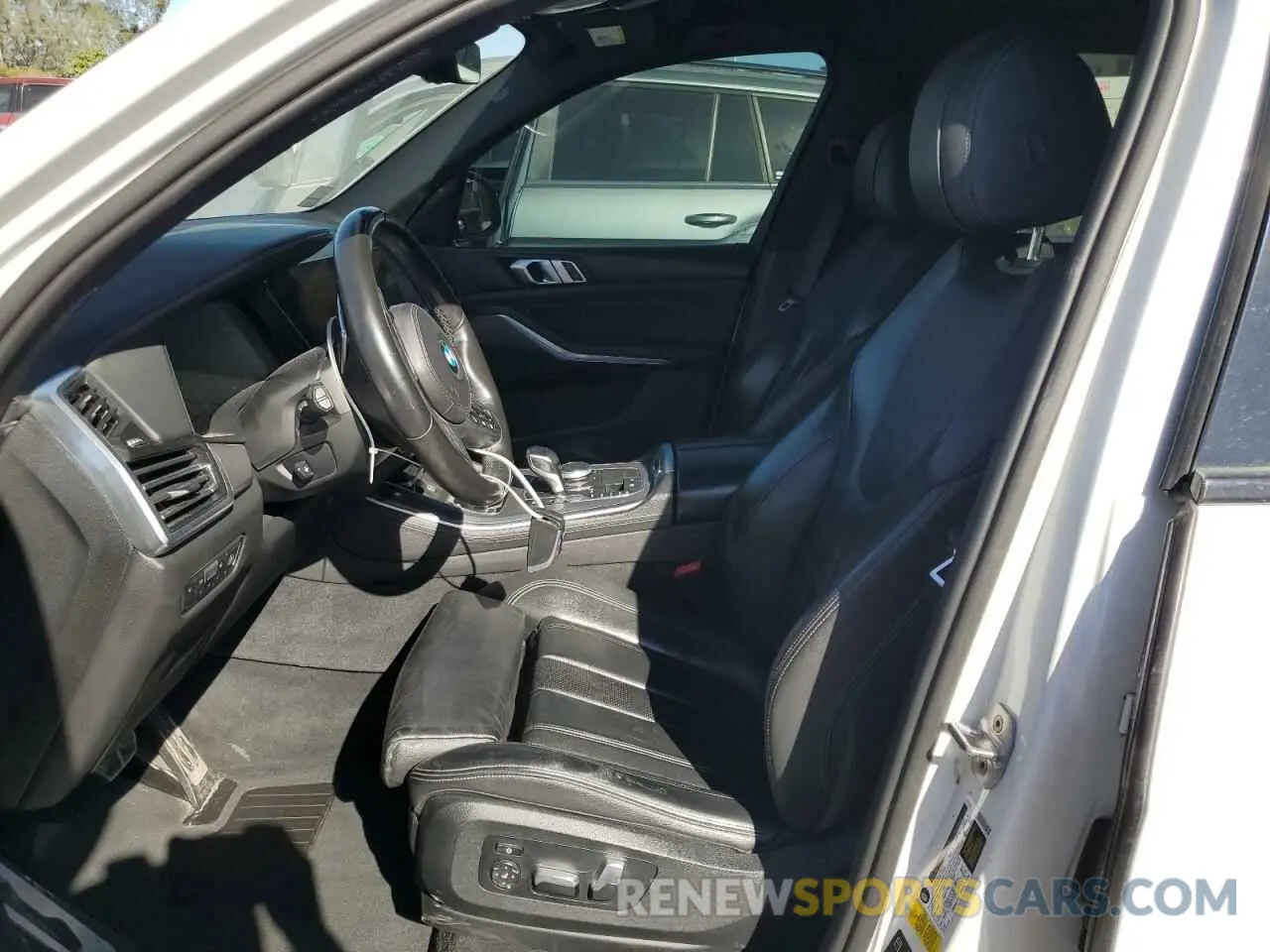7 Photograph of a damaged car 5UXCR6C50KLK86199 BMW X5 2019