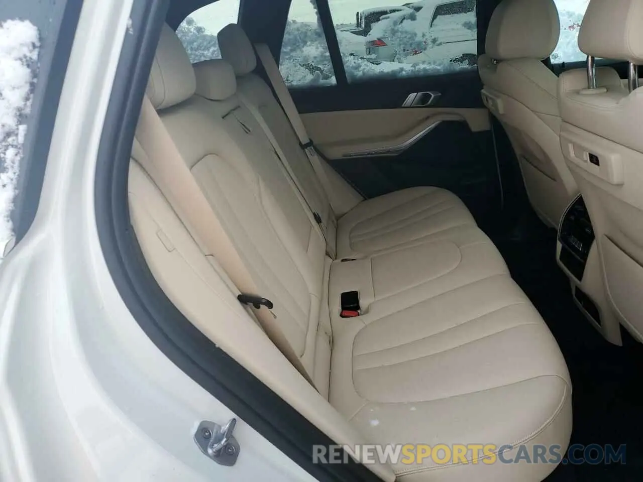 10 Photograph of a damaged car 5UXCR6C50KLL04443 BMW X5 2019