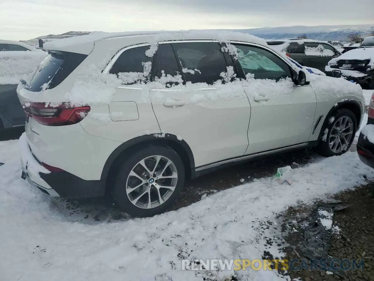 3 Photograph of a damaged car 5UXCR6C50KLL04443 BMW X5 2019