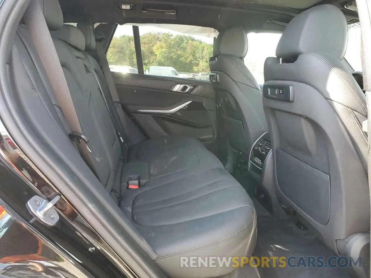 11 Photograph of a damaged car 5UXCR6C50KLL06497 BMW X5 2019
