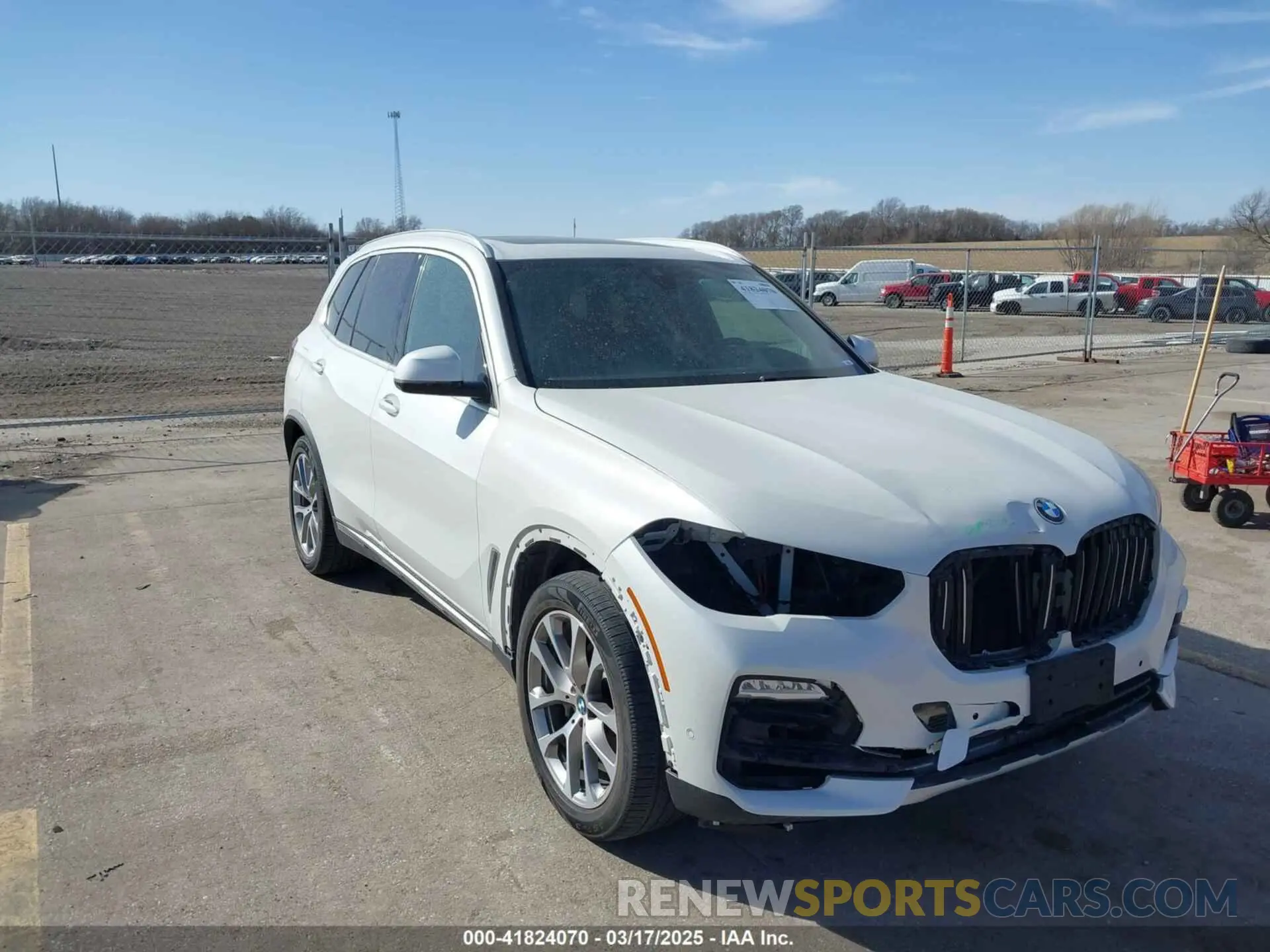 18 Photograph of a damaged car 5UXCR6C50KLL08346 BMW X5 2019