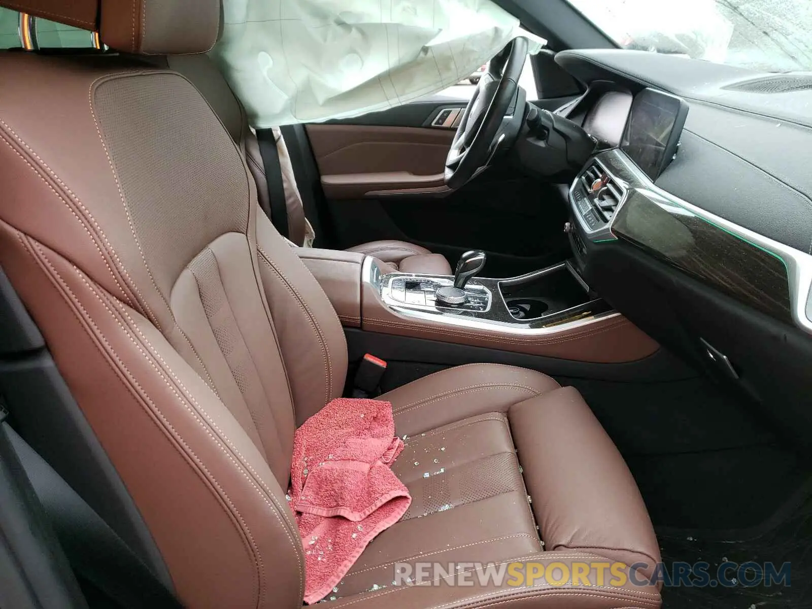 5 Photograph of a damaged car 5UXCR6C50KLL13952 BMW X5 2019
