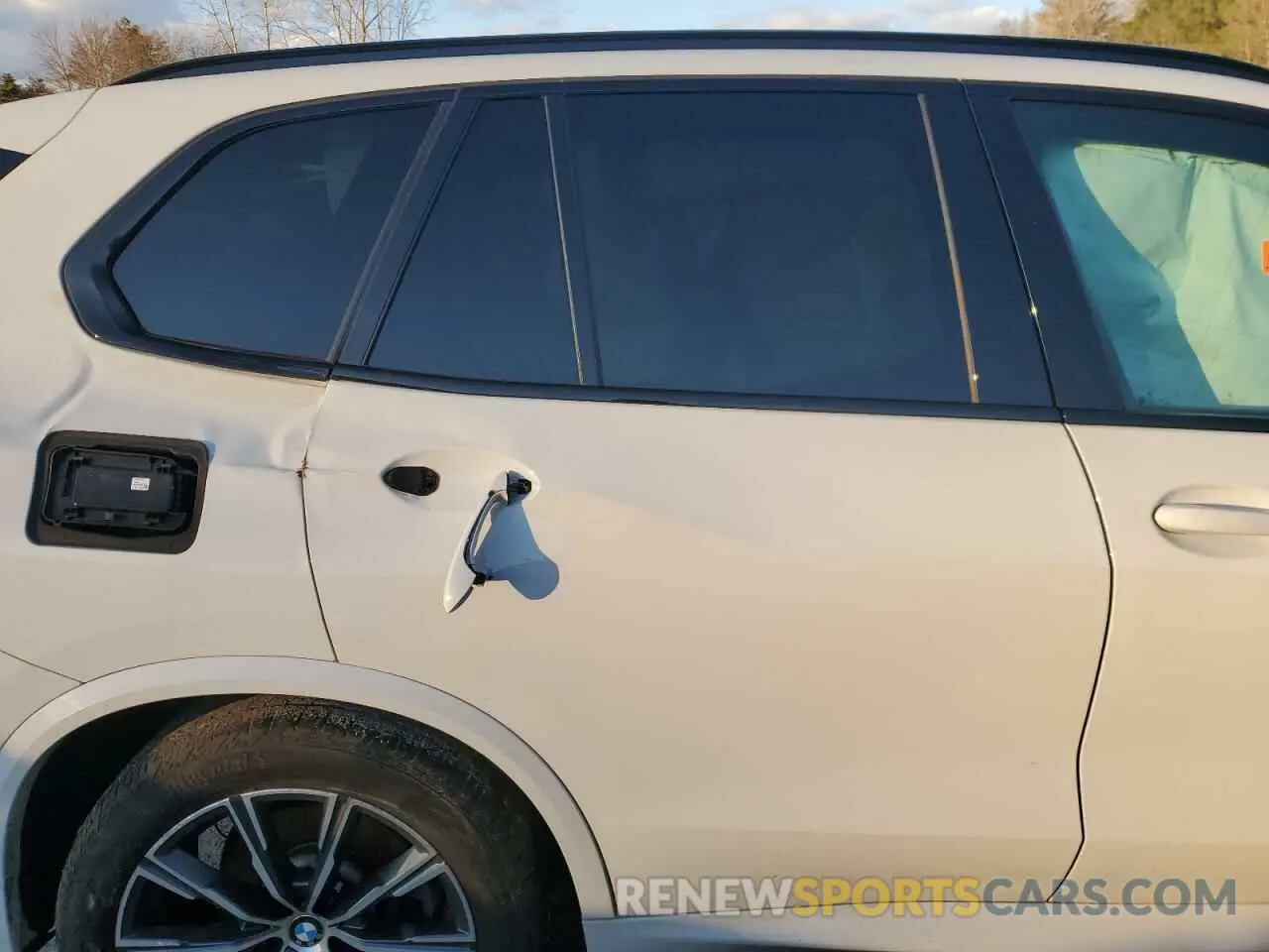 11 Photograph of a damaged car 5UXCR6C50KLL38348 BMW X5 2019