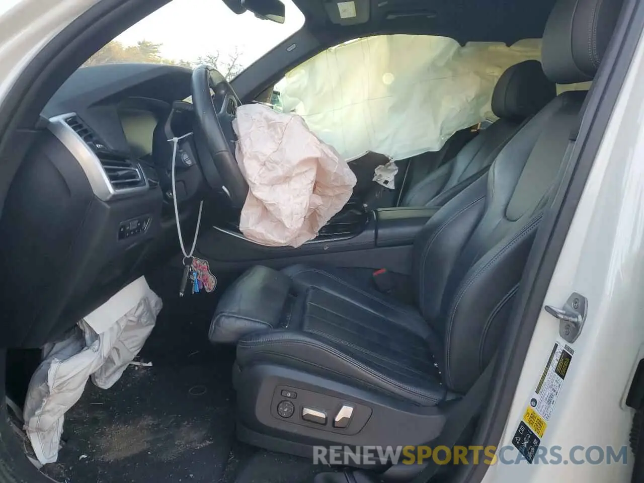 7 Photograph of a damaged car 5UXCR6C50KLL38348 BMW X5 2019