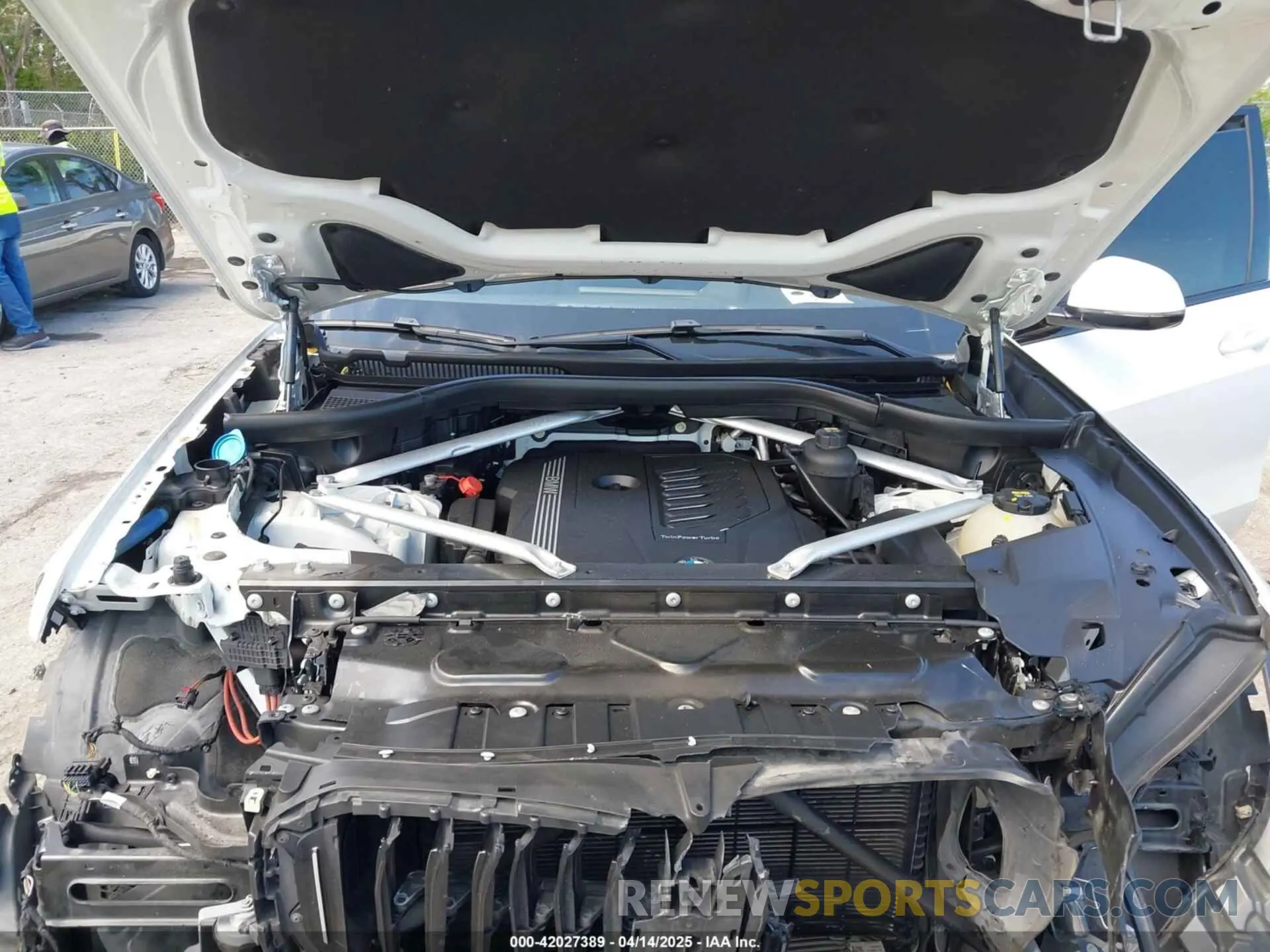 10 Photograph of a damaged car 5UXCR6C51KLK83456 BMW X5 2019