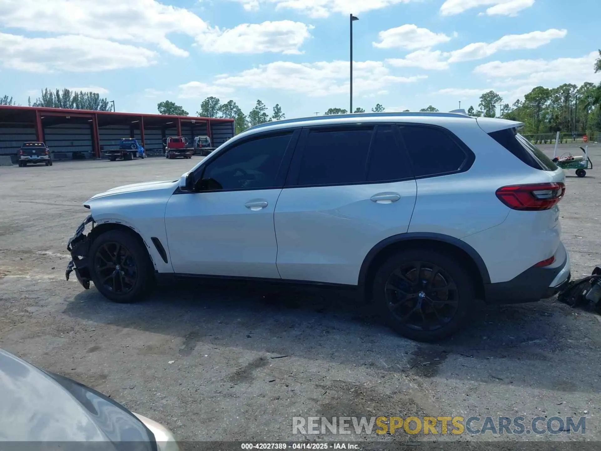 14 Photograph of a damaged car 5UXCR6C51KLK83456 BMW X5 2019