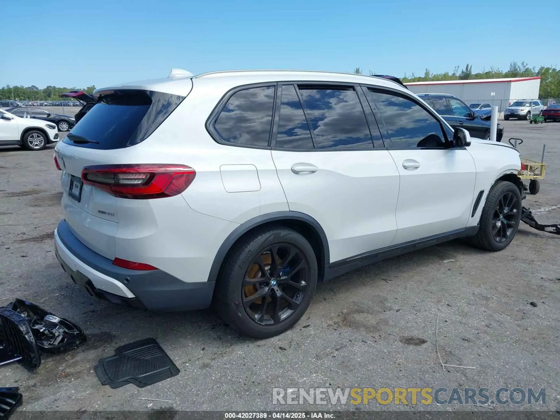 4 Photograph of a damaged car 5UXCR6C51KLK83456 BMW X5 2019