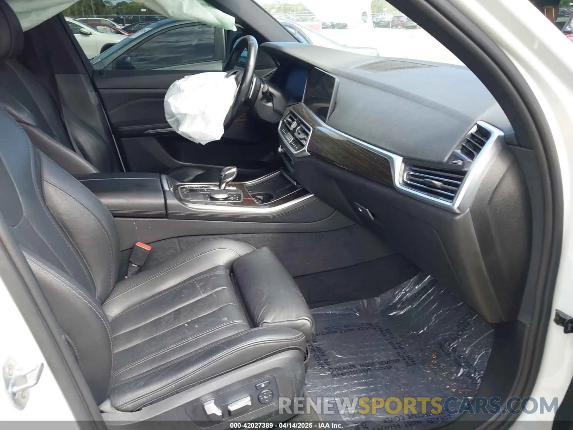 5 Photograph of a damaged car 5UXCR6C51KLK83456 BMW X5 2019