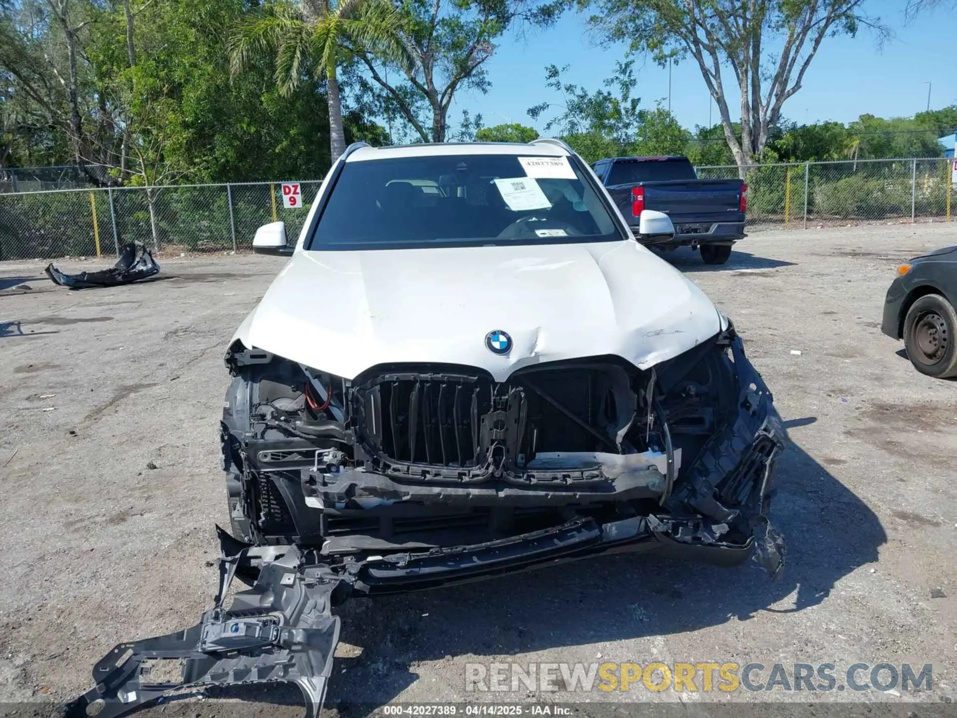 6 Photograph of a damaged car 5UXCR6C51KLK83456 BMW X5 2019