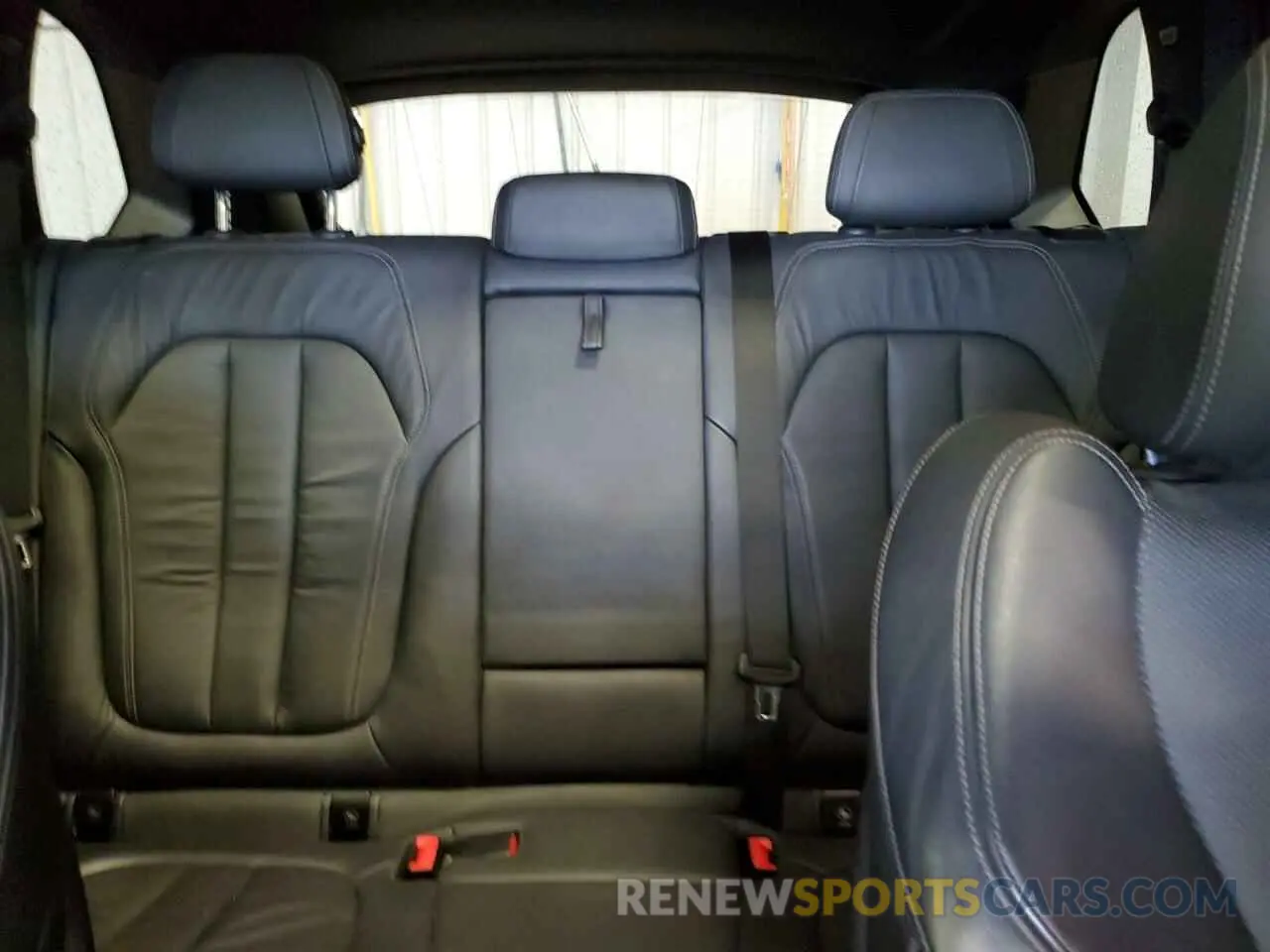 10 Photograph of a damaged car 5UXCR6C51KLK87491 BMW X5 2019