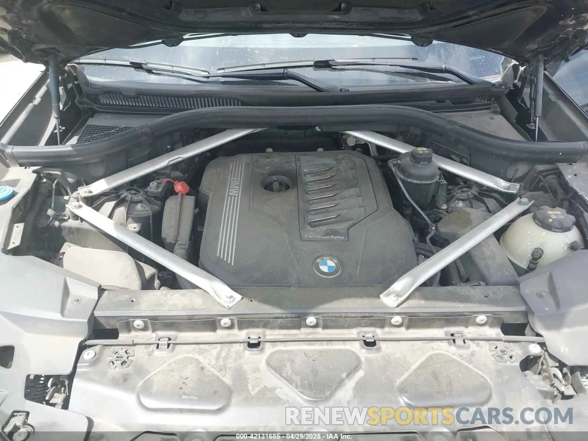 10 Photograph of a damaged car 5UXCR6C51KLL22840 BMW X5 2019