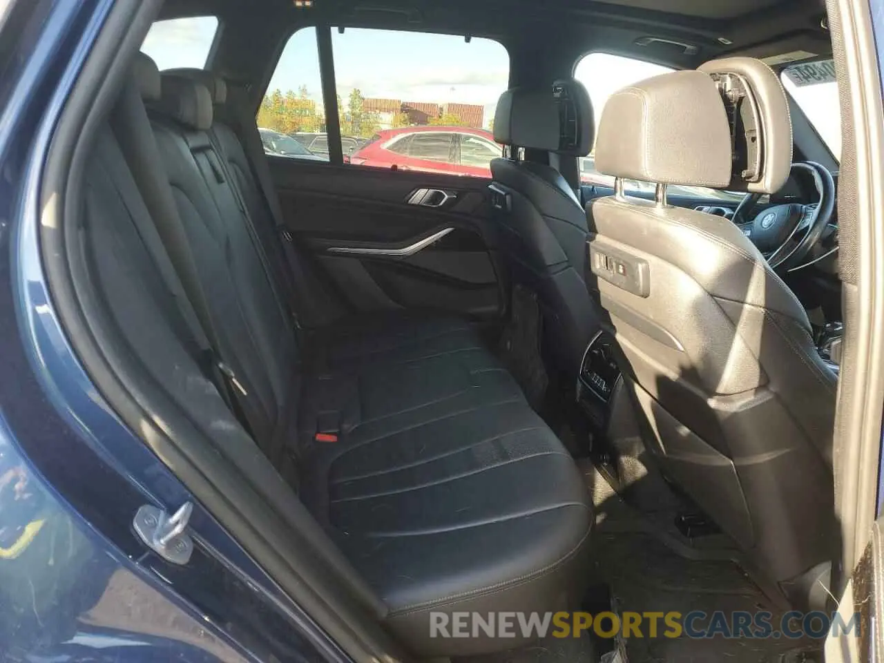 11 Photograph of a damaged car 5UXCR6C51KLL62996 BMW X5 2019