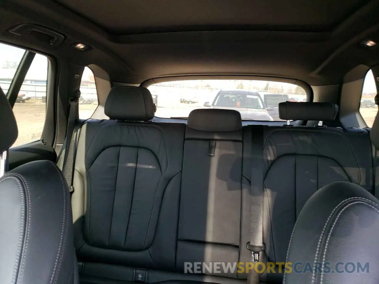 10 Photograph of a damaged car 5UXCR6C52KLK80971 BMW X5 2019