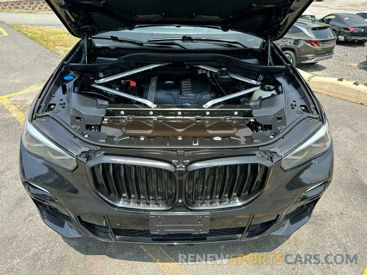 9 Photograph of a damaged car 5UXCR6C52KLK85670 BMW X5 2019