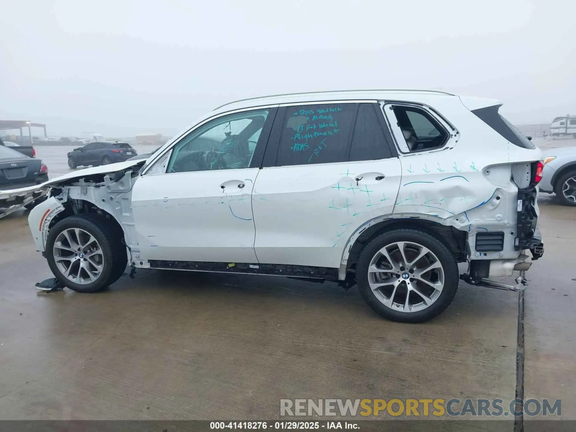 14 Photograph of a damaged car 5UXCR6C52KLL10647 BMW X5 2019