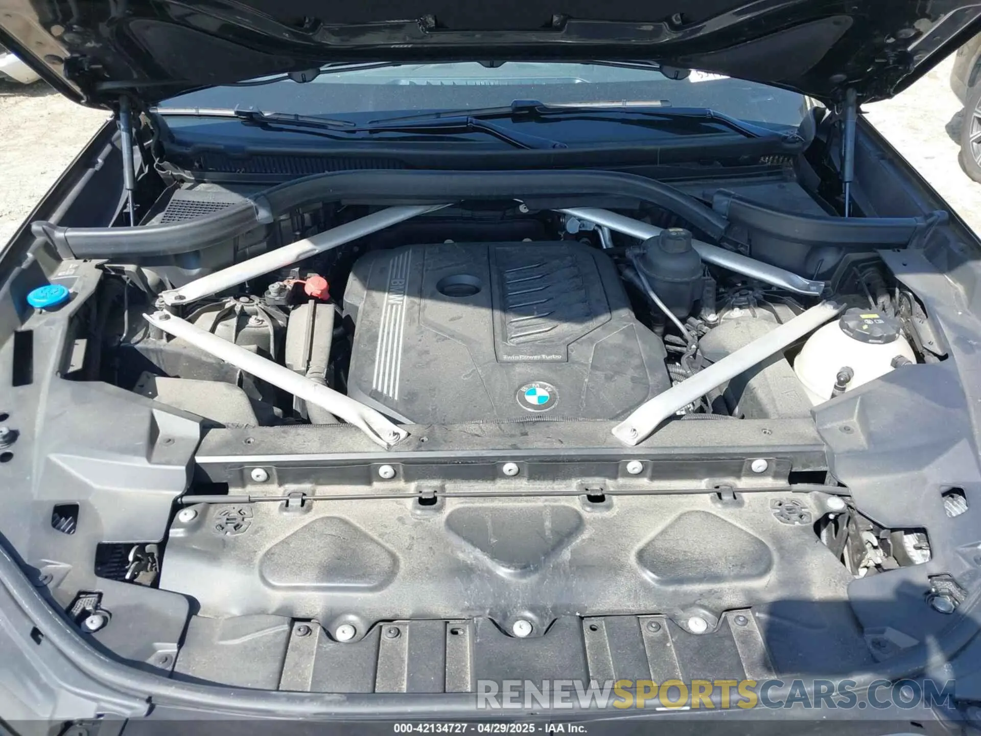 10 Photograph of a damaged car 5UXCR6C52KLL39565 BMW X5 2019