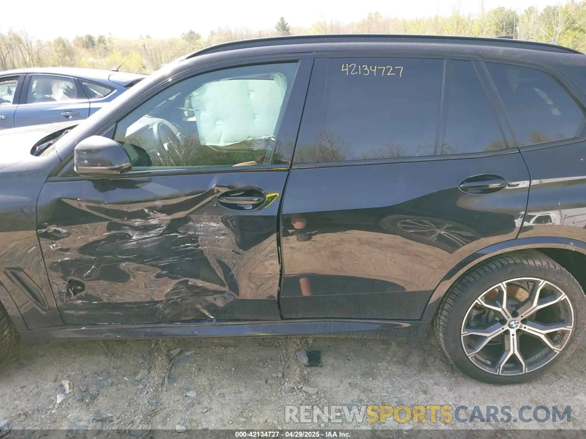 14 Photograph of a damaged car 5UXCR6C52KLL39565 BMW X5 2019