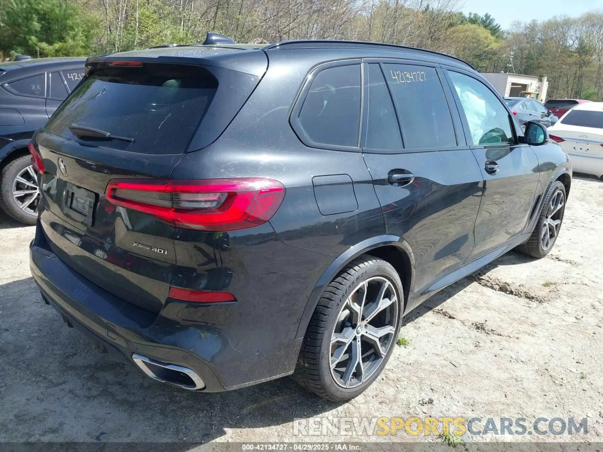 4 Photograph of a damaged car 5UXCR6C52KLL39565 BMW X5 2019