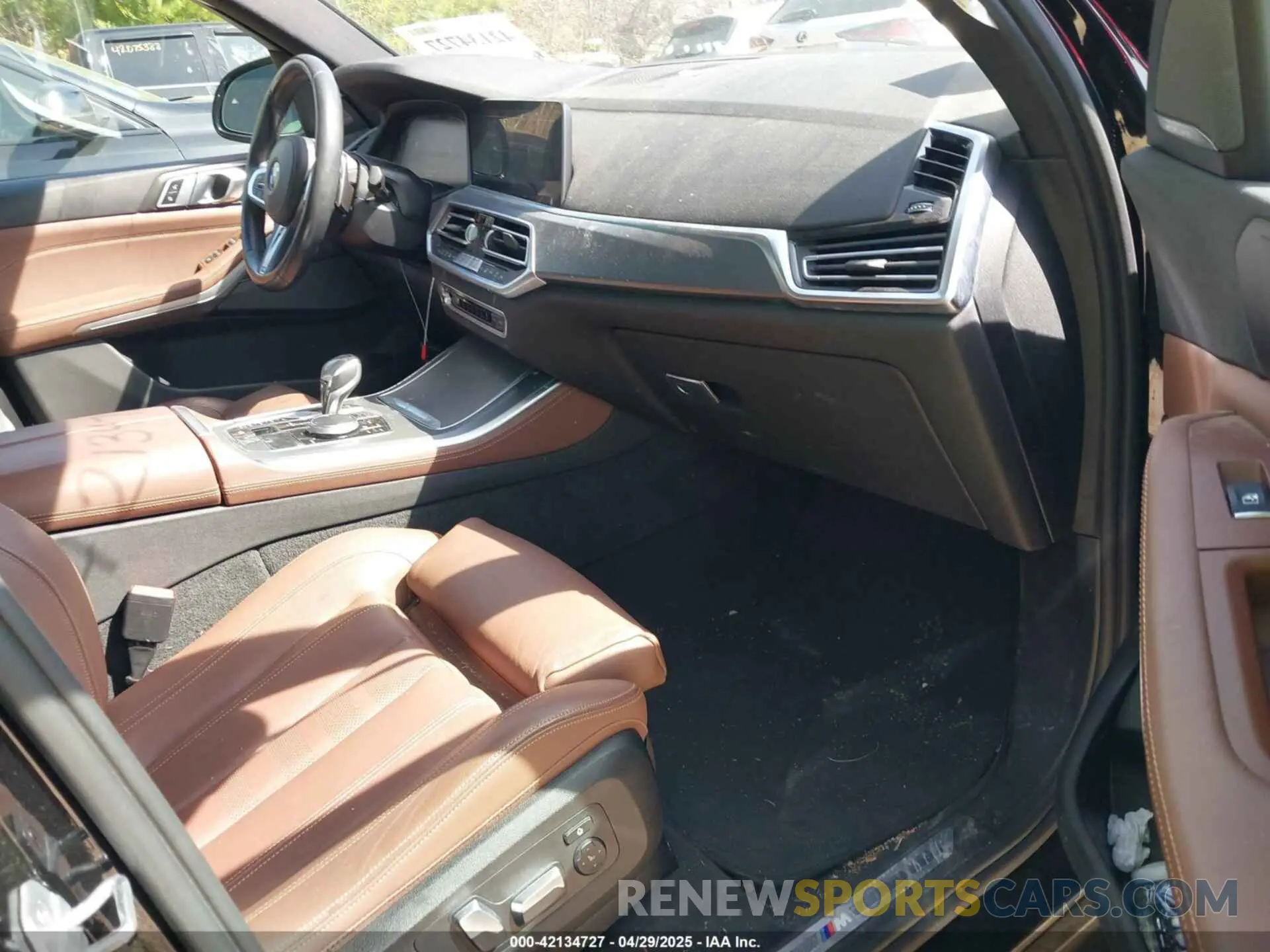 5 Photograph of a damaged car 5UXCR6C52KLL39565 BMW X5 2019