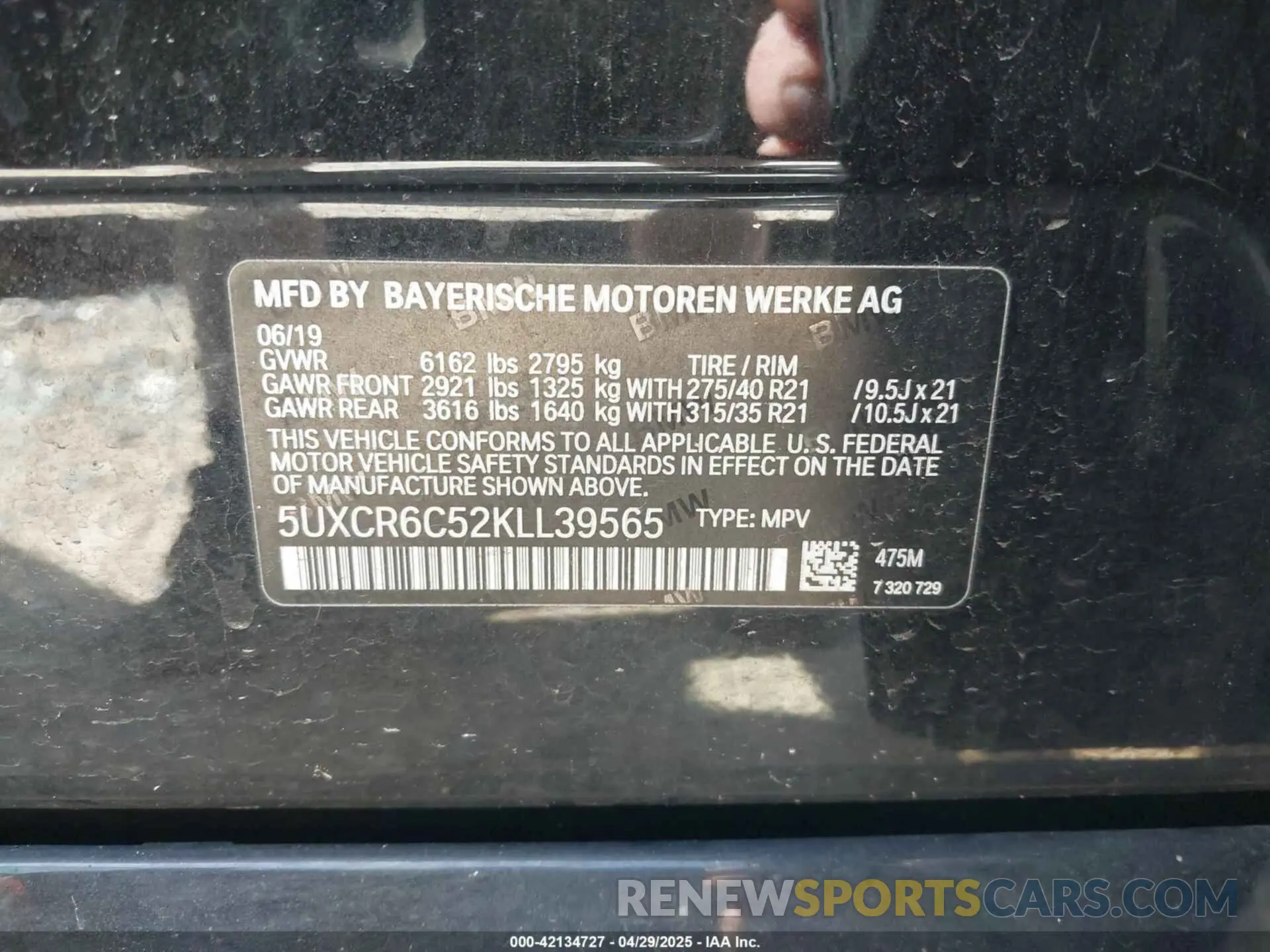 9 Photograph of a damaged car 5UXCR6C52KLL39565 BMW X5 2019